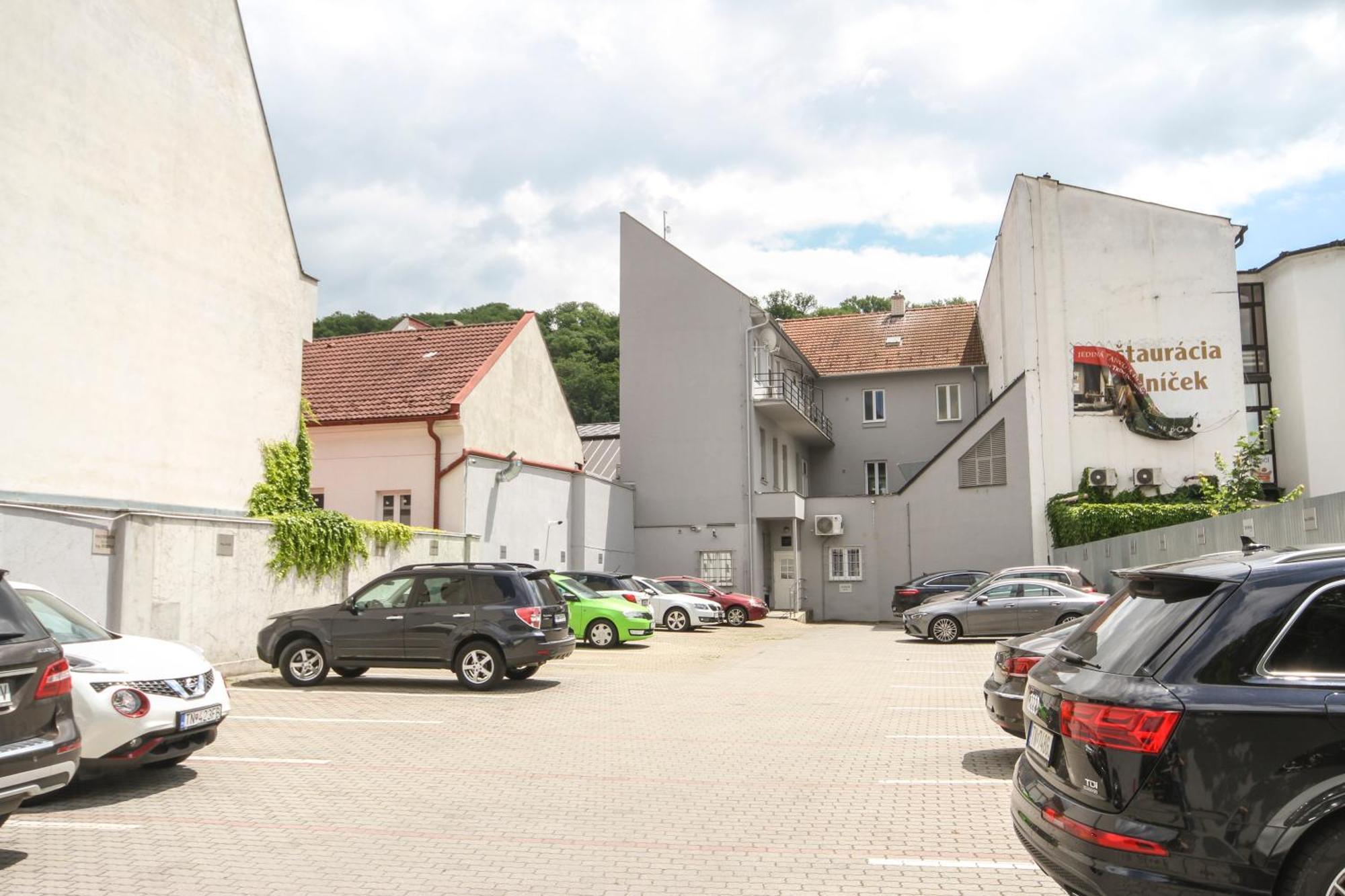 Apartman Vita Lite Trenčín エクステリア 写真